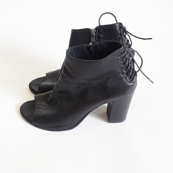 STEVEN BY STEVE MADDEN Black Leather Booties 8 - Picture 4 of 7